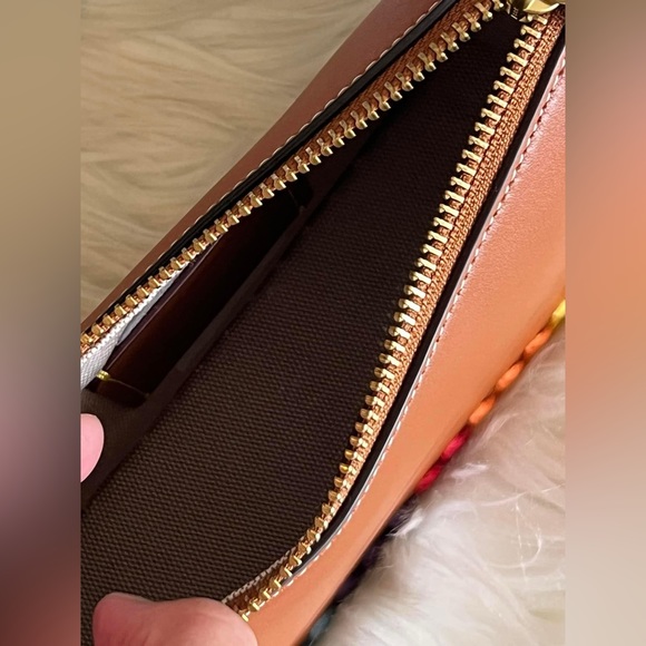 CJ785 - Coach Swinger 20 with Rainbow Crochet - Picture 9 of 12